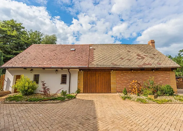 Buskovsky Mlyn 1580 Guest house